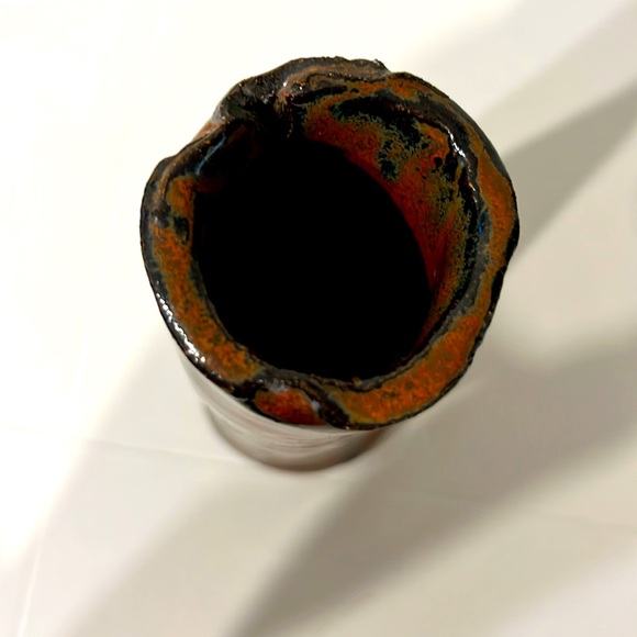 Small Free-form Vase Earthborn pottery - Picture 3 of 5